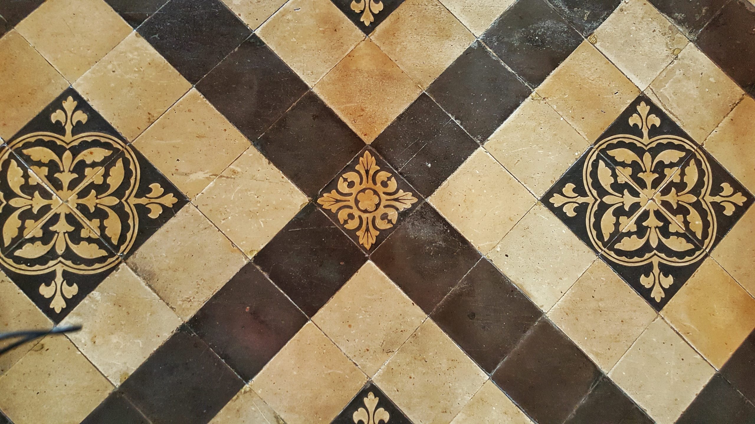 Reclaimed Patterned Encaustic Floor Tiles 3.9 m2 (42 sq ft)