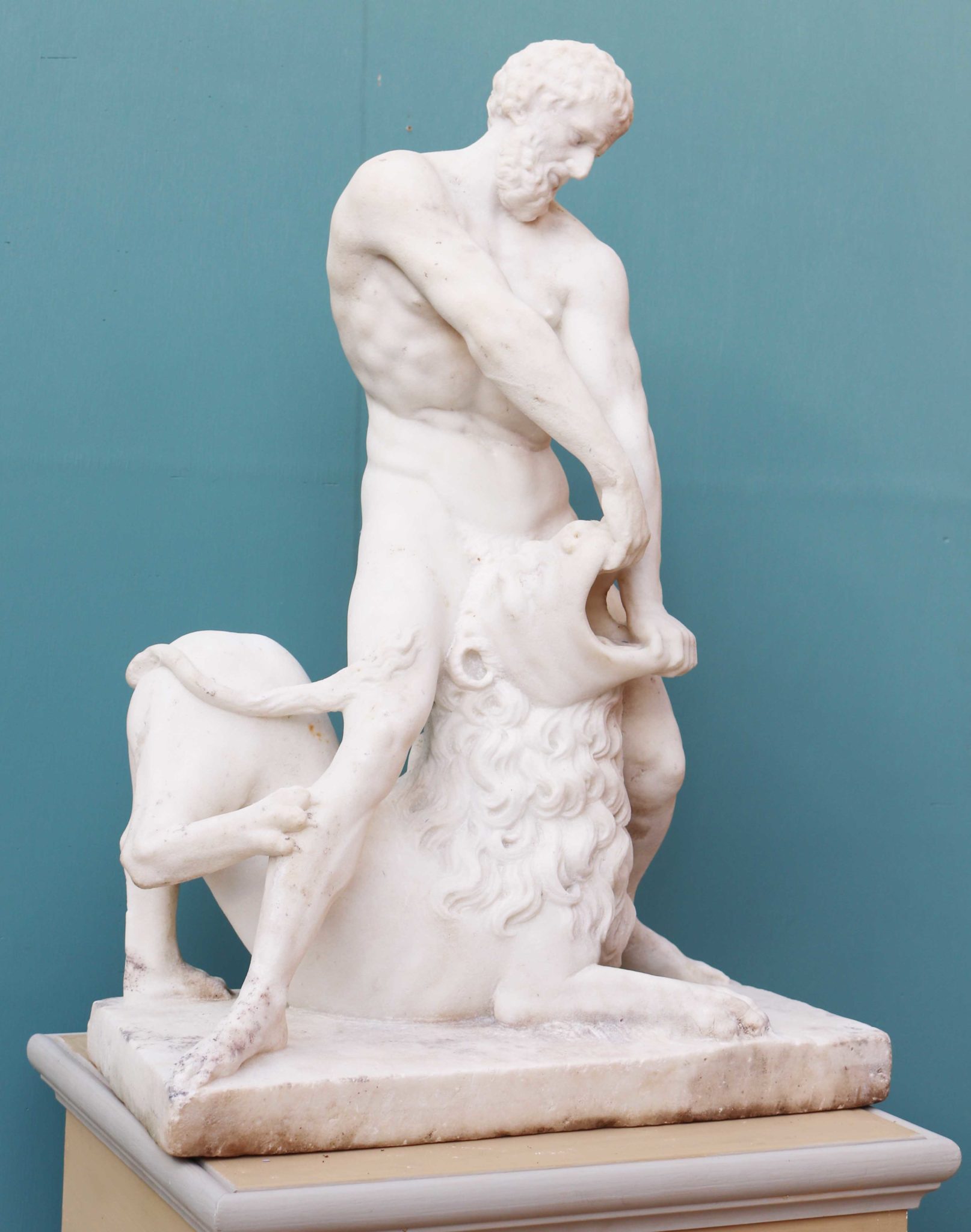 An Antique Classical Marble Statue of Hercules and The Nemean Lion - UK