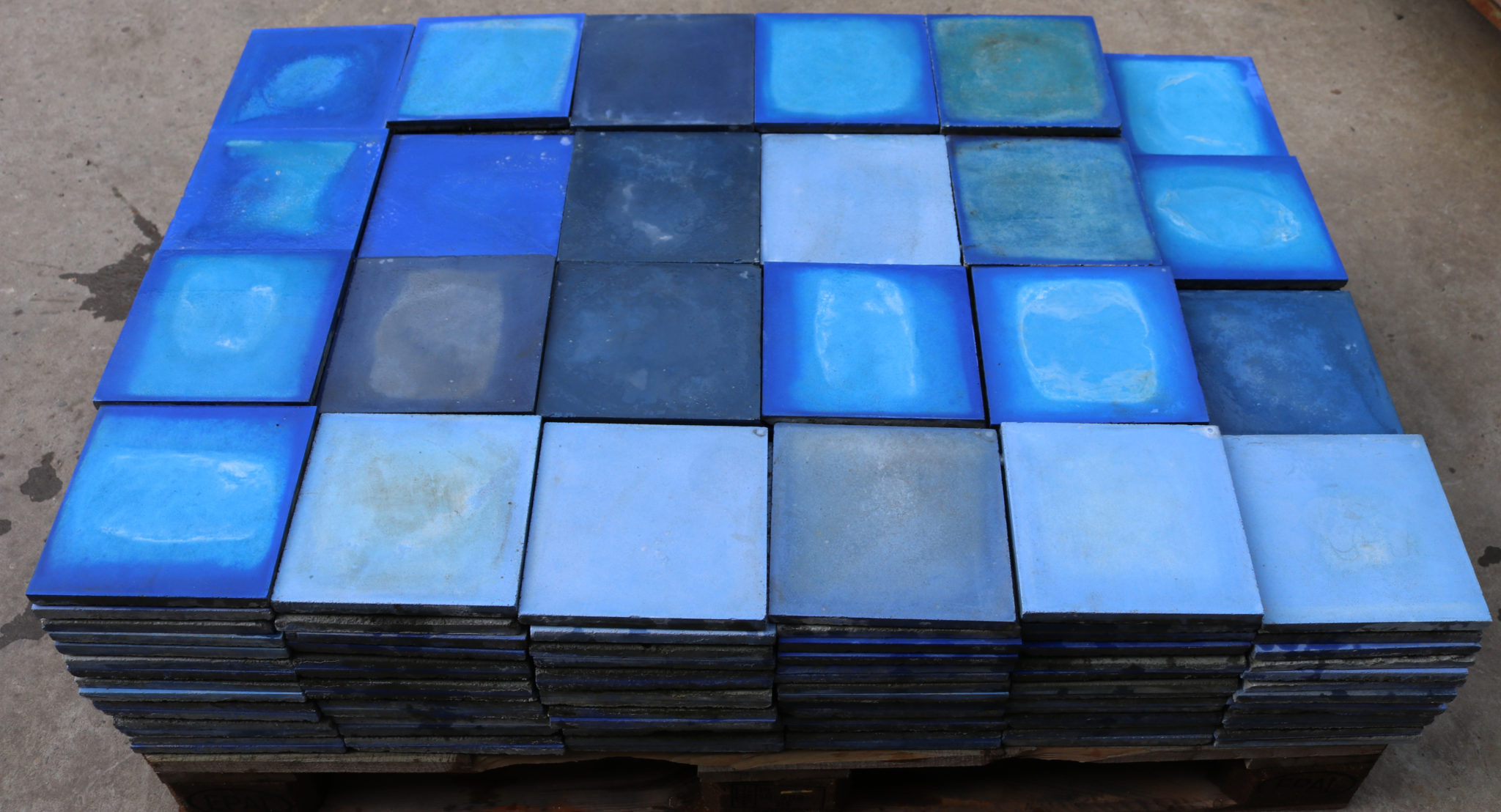 Reclaimed Shades Of Blue Cement Floor Tiles 132 M2 142 Sq Ft Uk