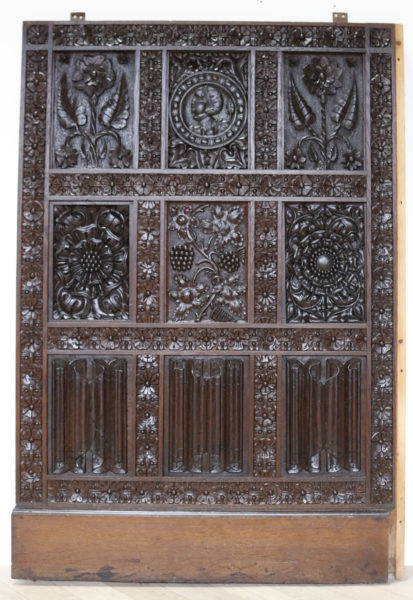 Antique English Carved Oak Wall Panelling 9.75 m (32 ft)