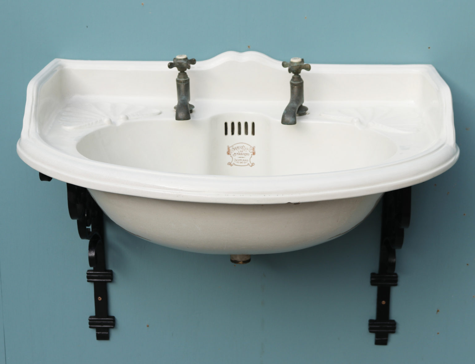 A Large Antique Shanks Wash Basin with Wall bracket UK Architectural