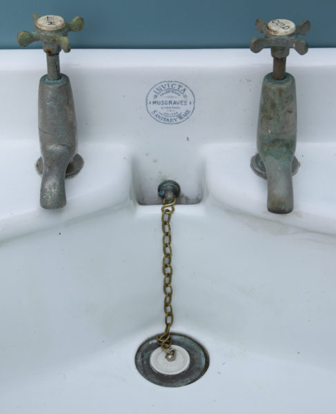 Antique Musgraves Invictus Double Basin on Stand
