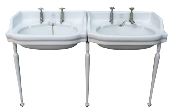 Musgraves Invictus Double Basin on Stand