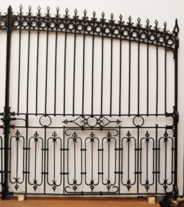 Set of Antique Wrought Iron Driveway Gates 400 cm (13' 2