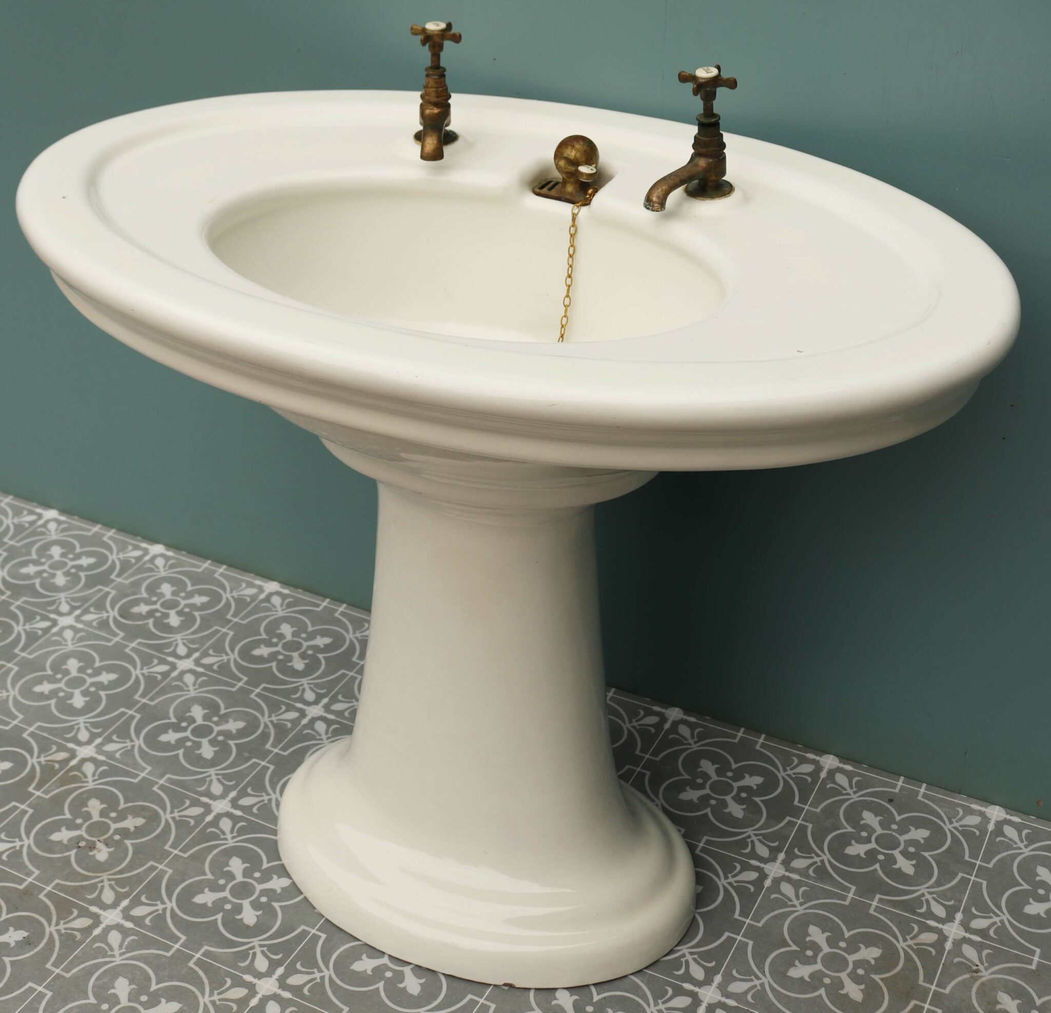 Antique pedestal bathroom sink