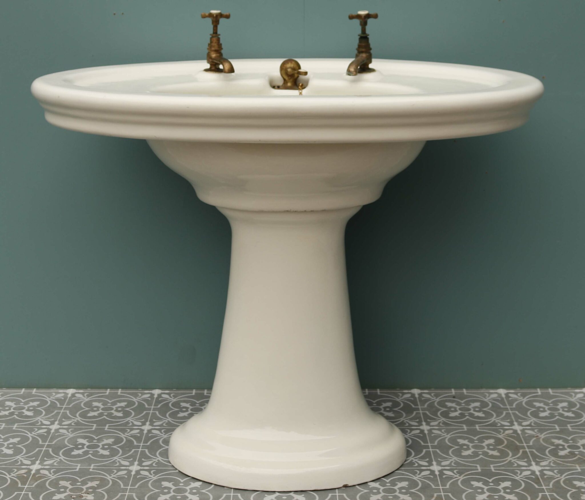 Antique Oval Shaped Pedestal Sink UK Heritage